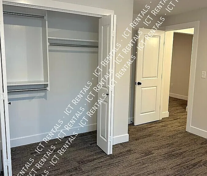 1120 N Broadview Ln #1 — Photo 34