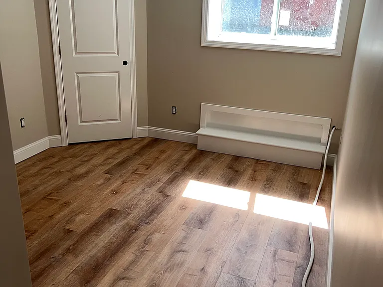 11-13 Garfield Ave — Photo 15