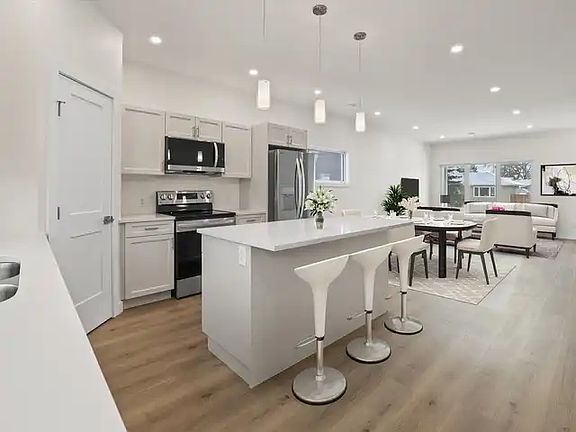 3rd image of 267 Devon Ave #1A