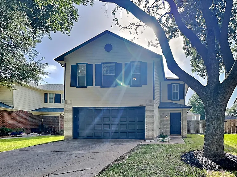 19530 Rocky Bank Dr — Photo 1