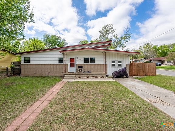 3rd image of 1005 Cove Ave