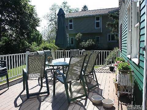 3rd image of 9 Troy Ct