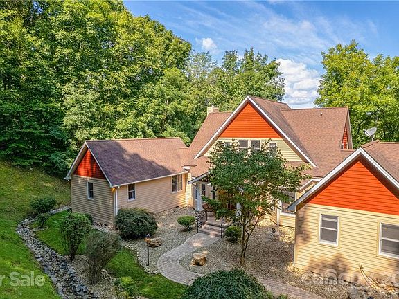 5th image of 1070 Ingle Mountain Rd