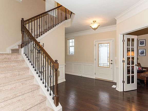 3rd image of 13239 Gilmour Dr