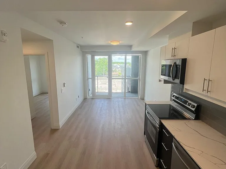 1333 Weber St E #501 — Photo 9