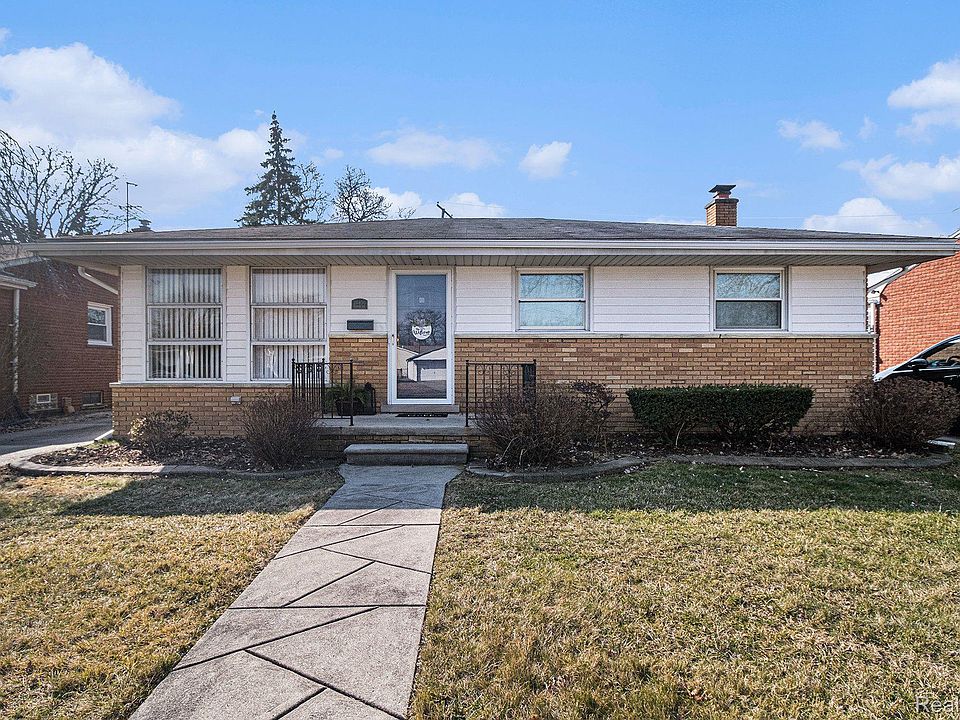 1st image of 20450 Kenmore Ave