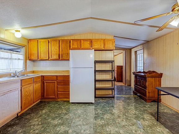 5th image of 615 SW 20th St