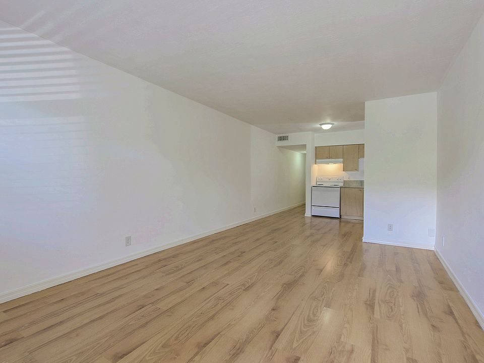 1st image of 530 S Federal Hwy APT 11