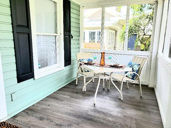 Front porch right