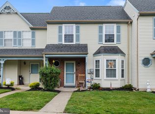 221 Knoll Dr, Blackwood, NJ 08012