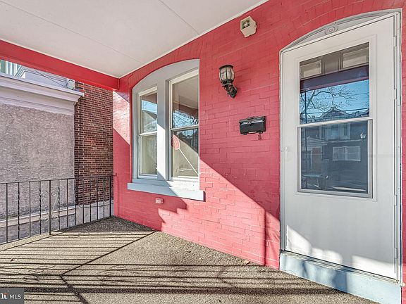 3rd image of 1513 Wildwood Ave