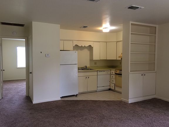 5th image of 2401 Brookridge Dr APT 5