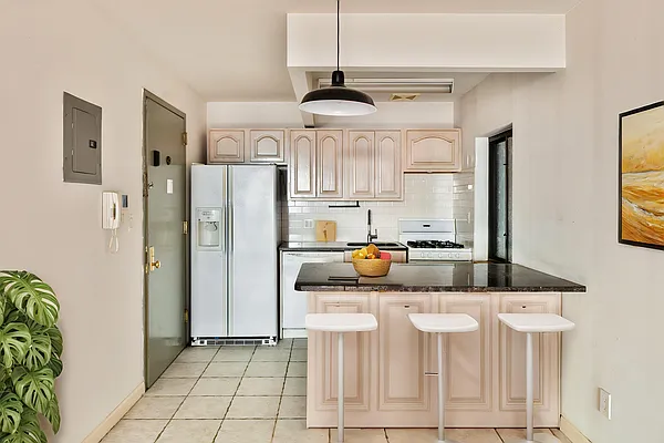 Rented by MNS | media 4