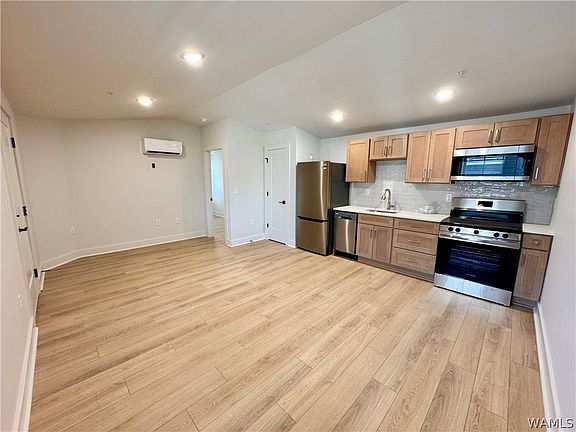 3rd image of 219 Greensboro Ave #2204