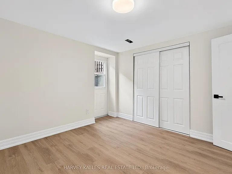 67 Robinglade Dr #BASEMENT — Photo 15