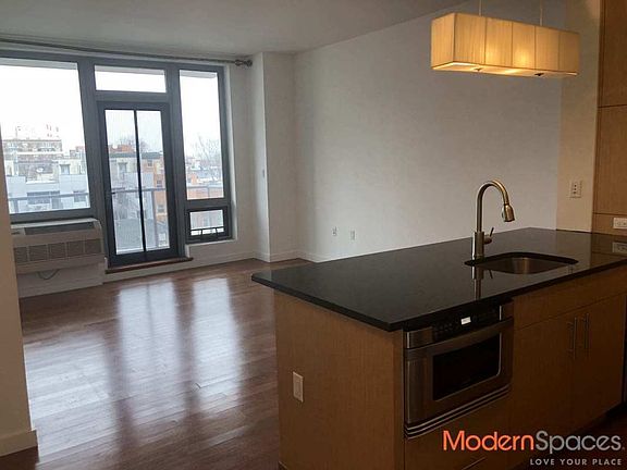 3rd image of 5-49 Borden Ave #F11
