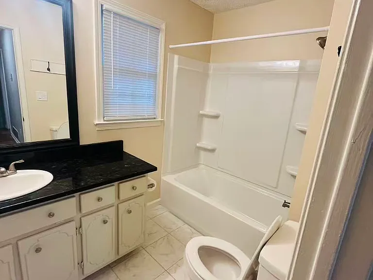 4060 Woodland Dr NW — Photo 9