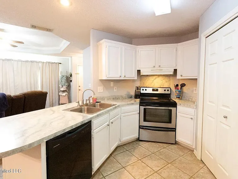 200 Kings Ridge Cv — Photo 4