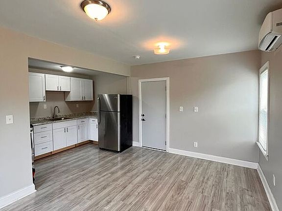 4th image of 1396 Cadillac Blvd Unit 7