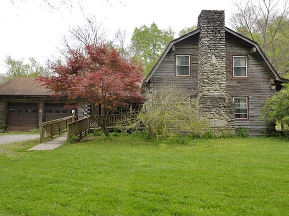 2nd image of 605 Branch Hill Loveland Rd