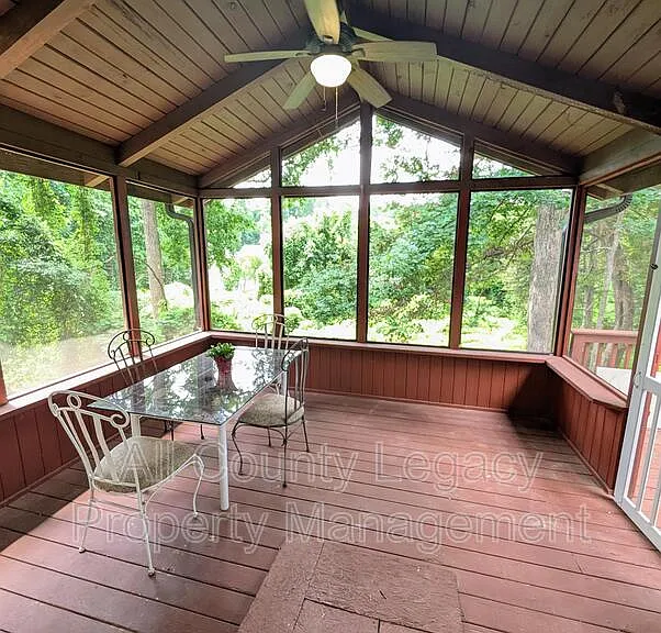 4292 Wrexham Ct — Photo 15