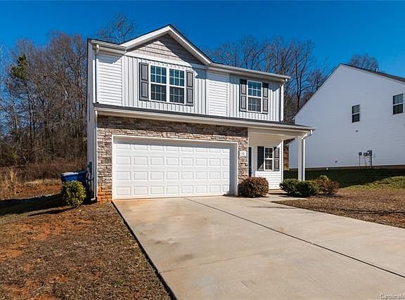 3rd image of 33 Ashton Bluff Cir