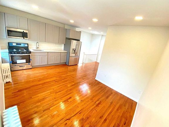 3rd image of 93-12 95th St