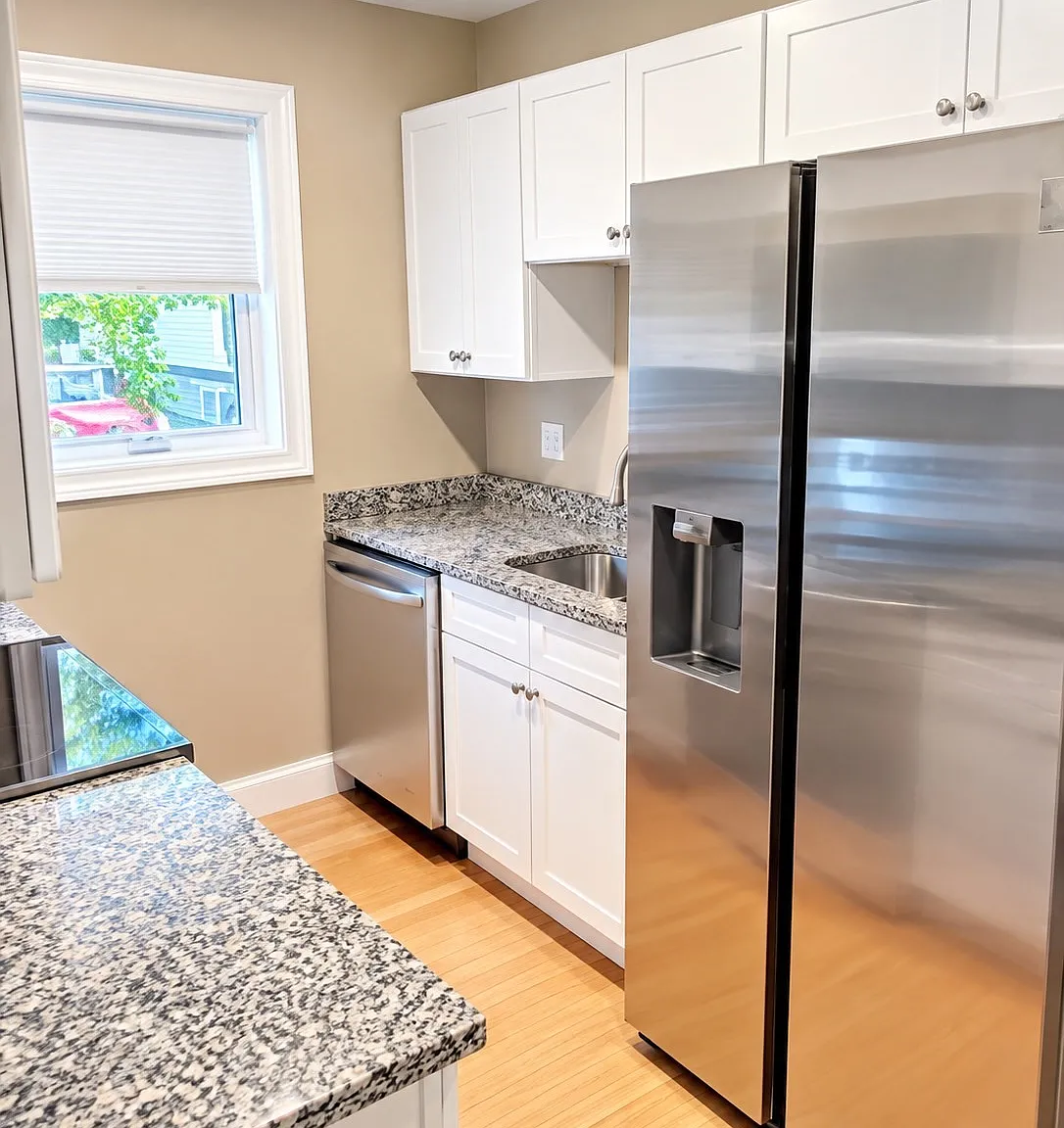 2 bed, 1.0 bath, 900 sqft, $2,700 — Photo 4