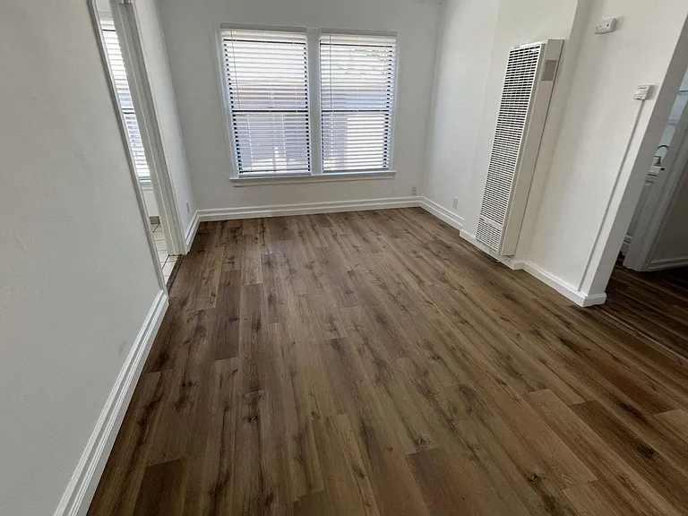 130 S Coronado Street — Photo 3