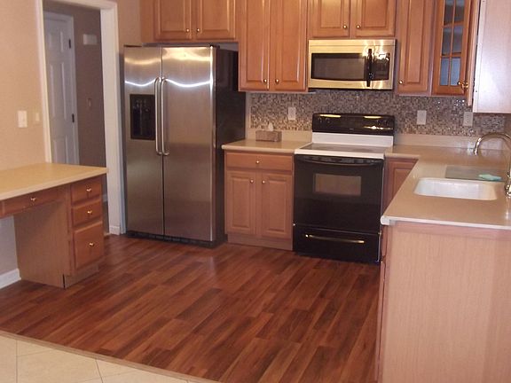Modern kitchen Corian counte