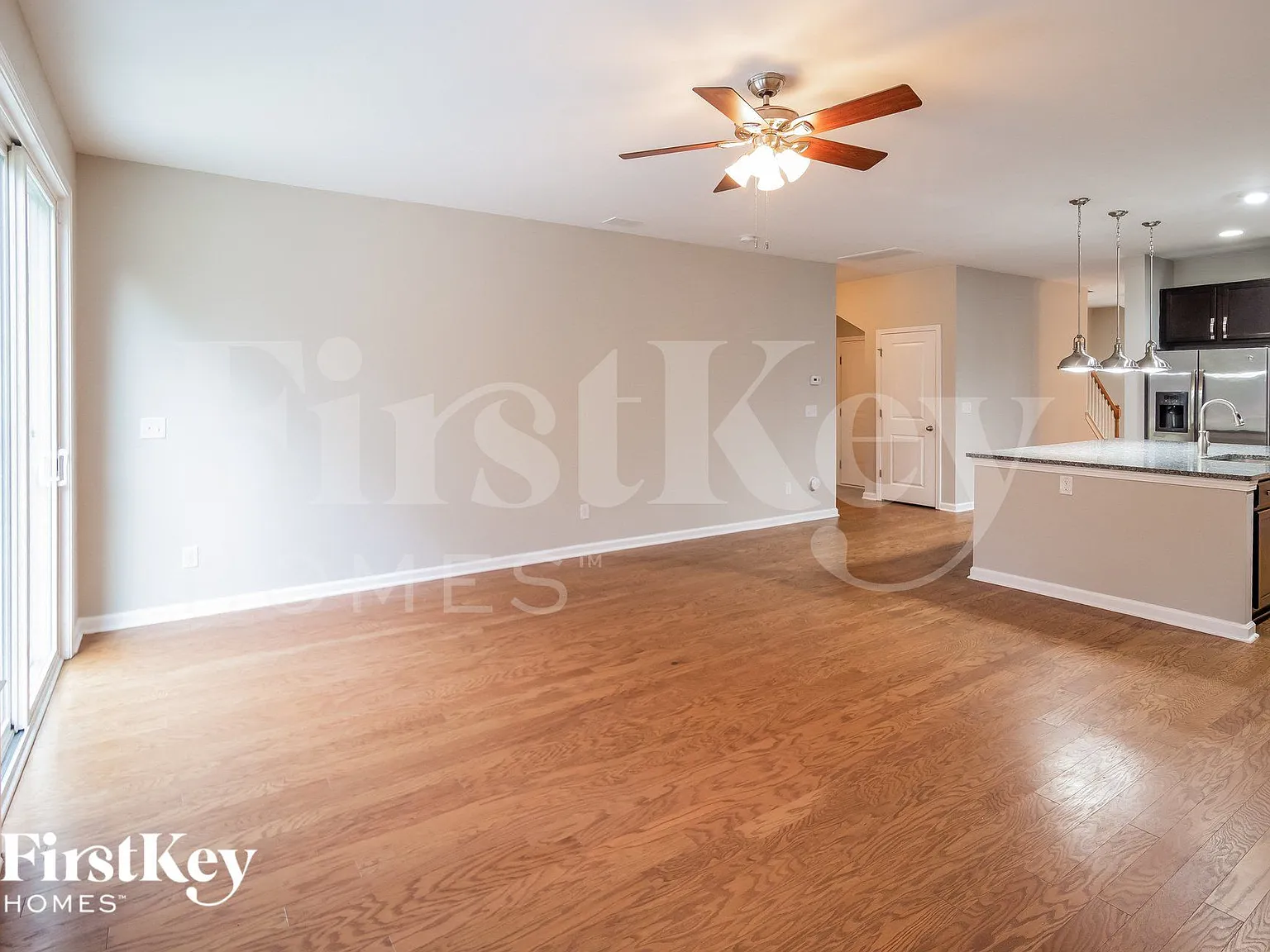 5 bed, 3.5 bath, 3036 sqft, $3,100 — Photo 3