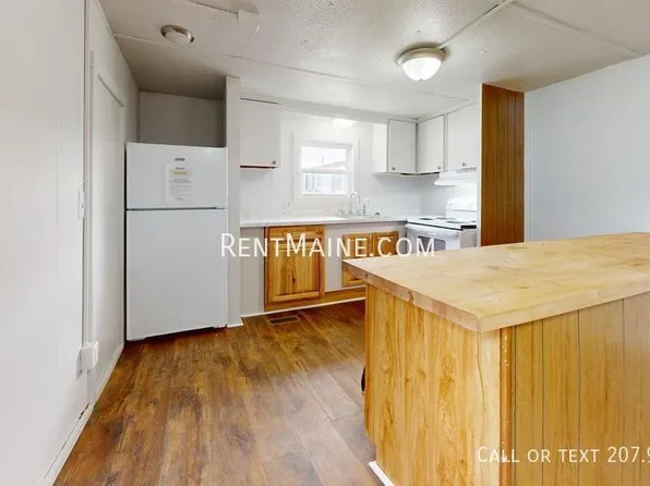 681 Main Rd N, Hampden, ME