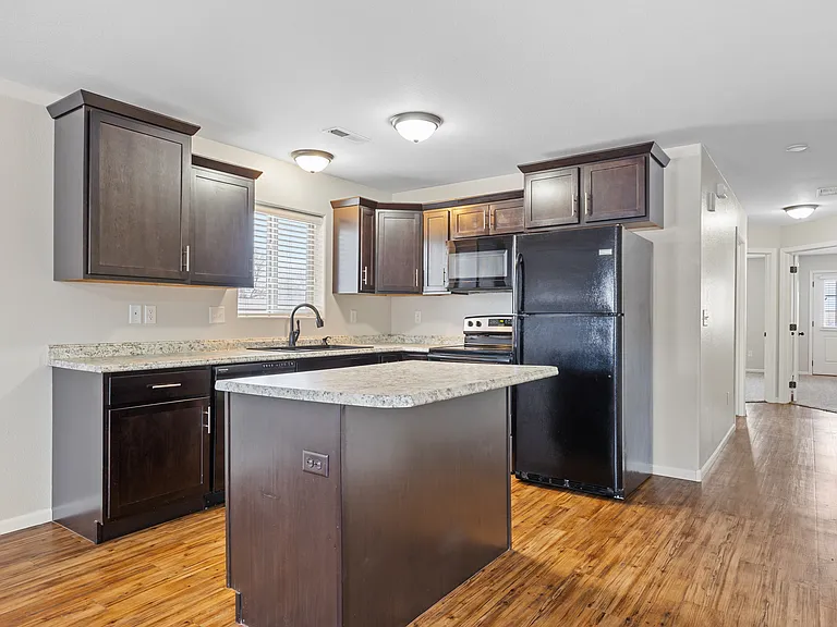 1260 E Minnesota St #106 — Photo 6
