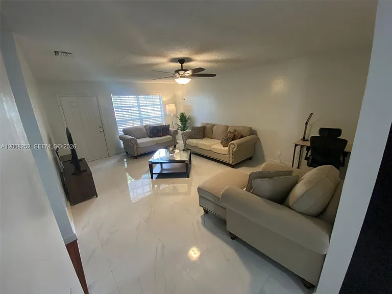 1740 NE 56th St — Photo 7