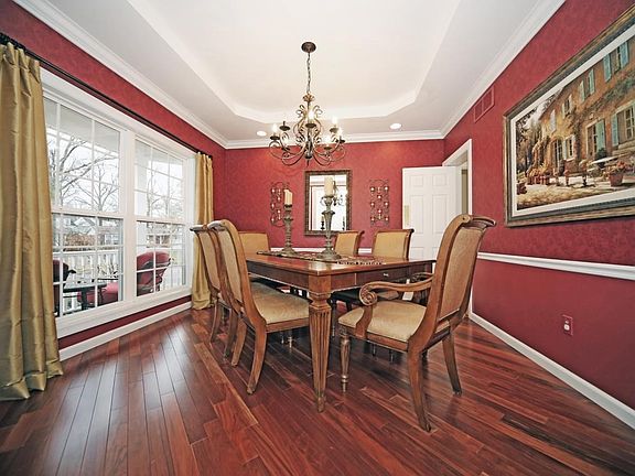 3rd image of 410 Hill Dr