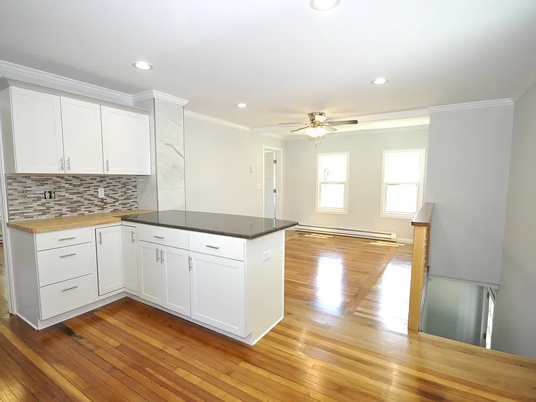 17 Hough St #17 — Photo 2