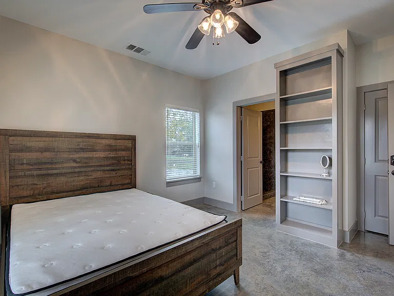 604 Maple St #2 — Photo 25