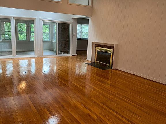 5th image of 8126 Dunsinane Ct