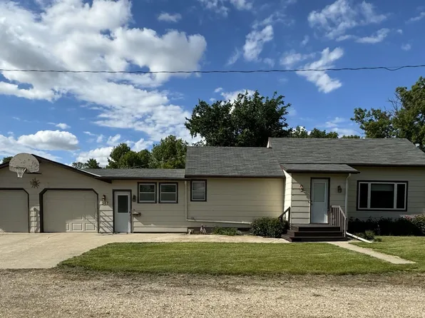 207 W 3rd St, Cresbard, SD 57435