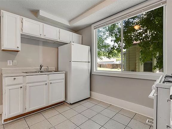 3rd image of 2943 Morgan Ave N #1