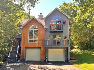 14 Laurel Ridge Dr, Belchertown, MA 01007