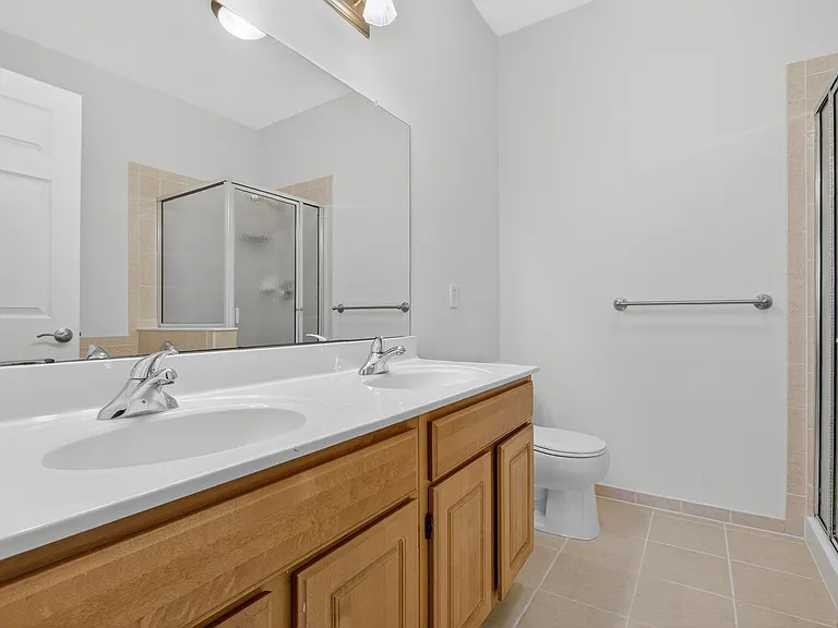 The Apartments At Weatherby — Photo 20