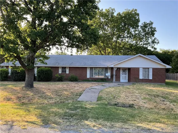 209 Browning St, Groesbeck, TX 76642