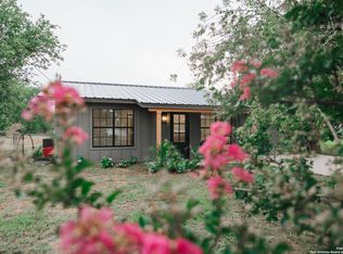 482 S Edwards Ave, Charlotte, TX 78011