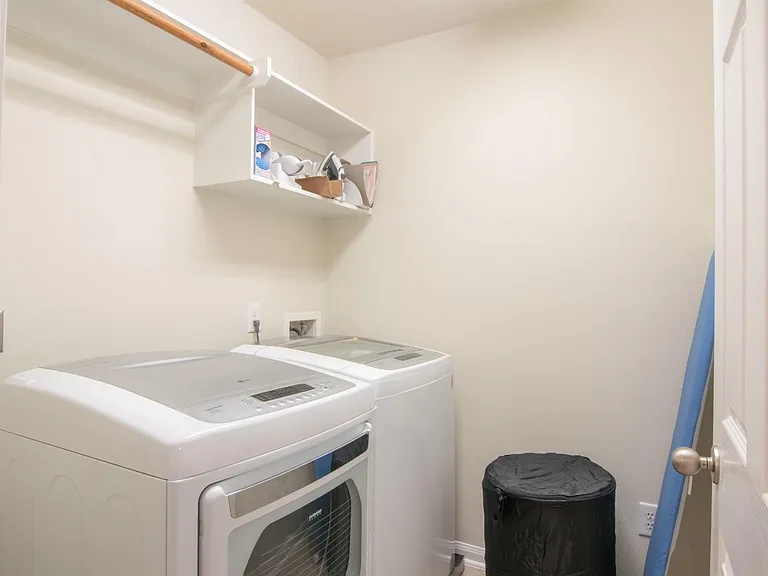 15 Aquiline Oaks Pl — Photo 39