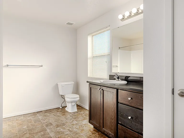 Legacy at 50th St Apartments — Photo 37
