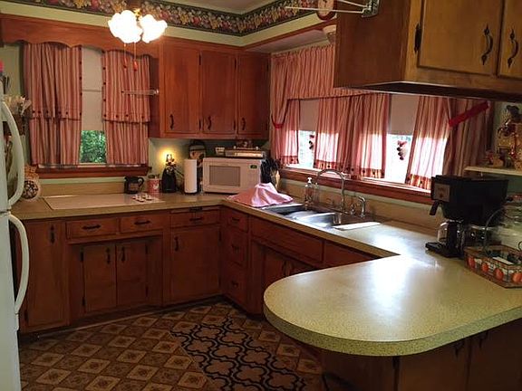 3rd image of 209 Greenwood Ave