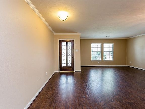 4th image of 2615 Pine Shadows Dr