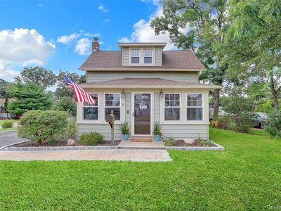 94 Chapel Avenue, East Patchogue, NY, 11772