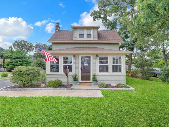 94 Chapel Avenue, East Patchogue, NY 11772